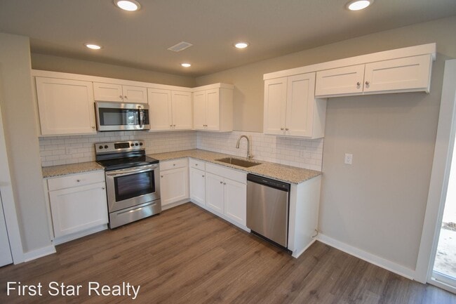 Building Photo - 3 br, 2 bath House - 306 N Wyandotte Street