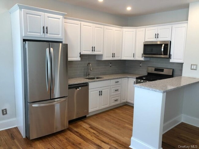 Building Photo - 111 7th St