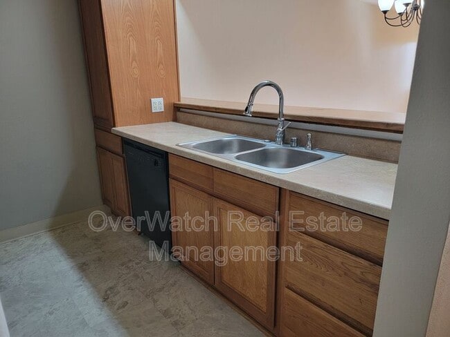 Building Photo - 1615 Sitka St