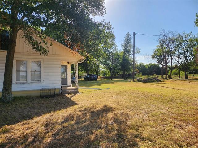 Foto del edificio - 106 SE County Rd 2190