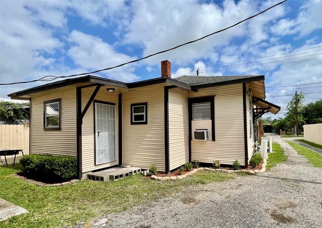 Foto del edificio - 6912 Avenue C