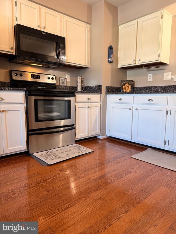 Foto del edificio - 14487 Whisperwood Ct