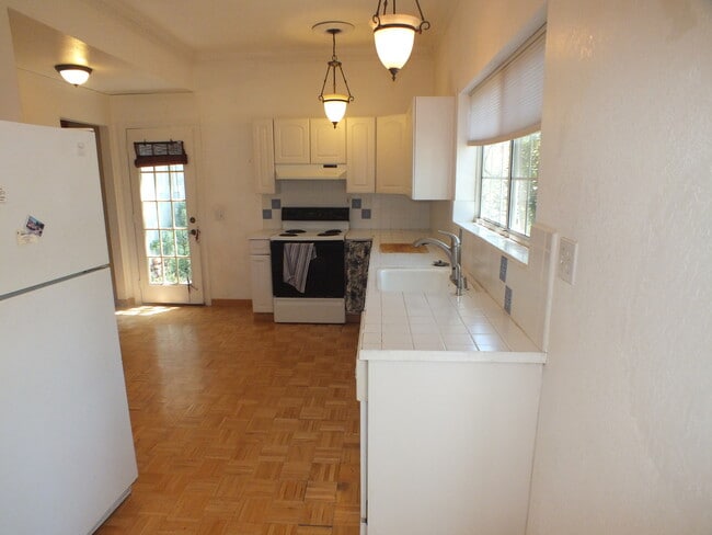 Building Photo - CA460-Norma V. Lovell Revocable Trust