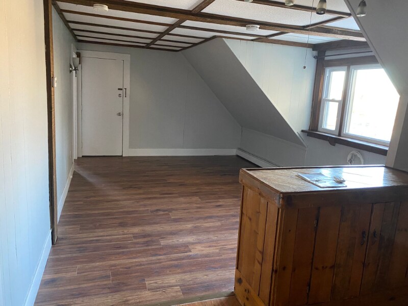 2 Lockwood St Unit 3, Haverhill, MA 01835 Room for Rent in Haverhill