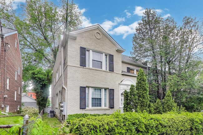 Foto del edificio - 3912 Yuma St NW