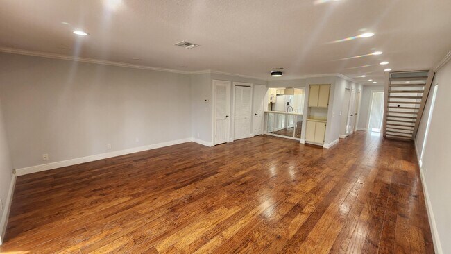 Building Photo - 360 Canal Point S