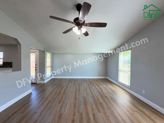 Foto del edificio - 8917 Vernon Dr