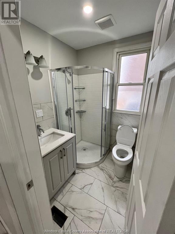 Photo du bâtiment - 142 McKay Ave