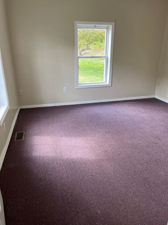 Foto del edificio - 316 W Main St, Glenville, 26351