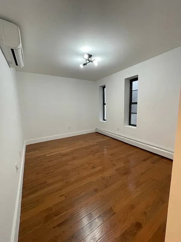 Building Photo - 69 6th Ave
