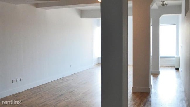 Building Photo - 95 Horatio St