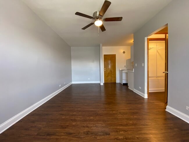 Foto del edificio - 4031 N Kenmore Ave