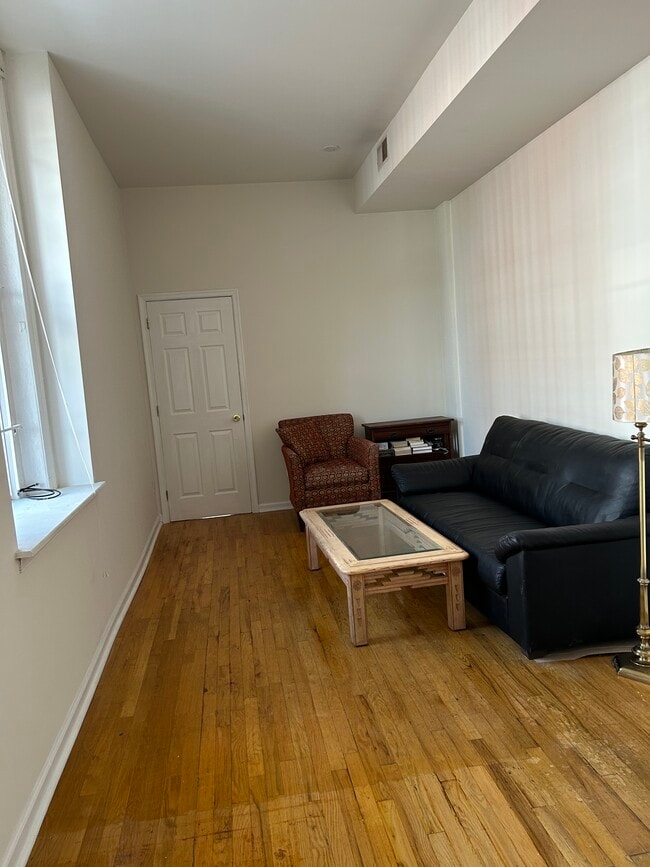 Building Photo - 3901 Baring St