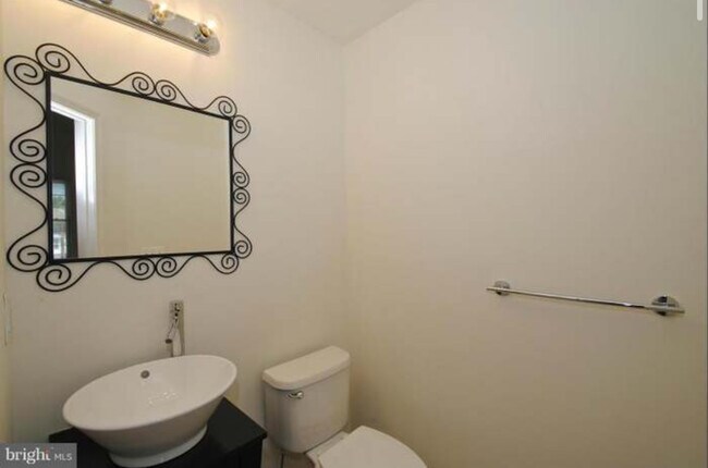 Foto del edificio - 2002 Peggy Stewart Way