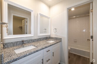 Interior Photo - Strawberry Hill