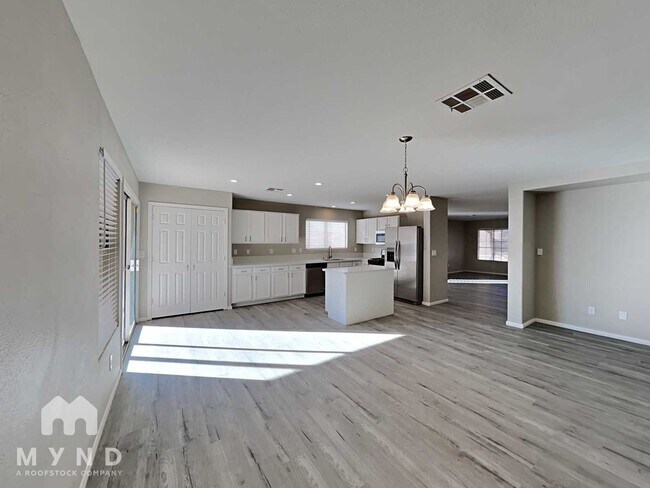 Building Photo - 5910 Hilmont St