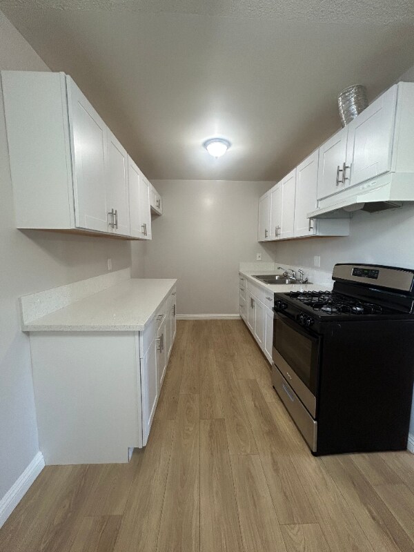 Foto del edificio - 409 N Los Robles Ave