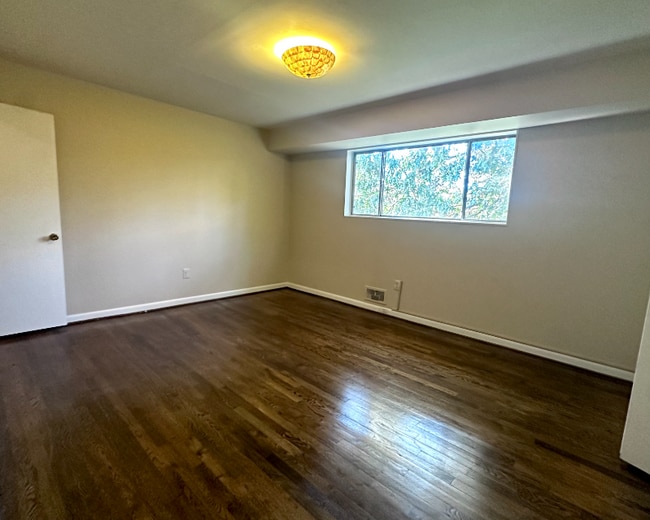 Foto del edificio - 10507 Weymouth St