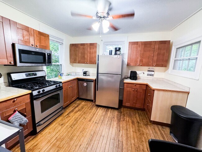 Foto del edificio - 128 Blair St