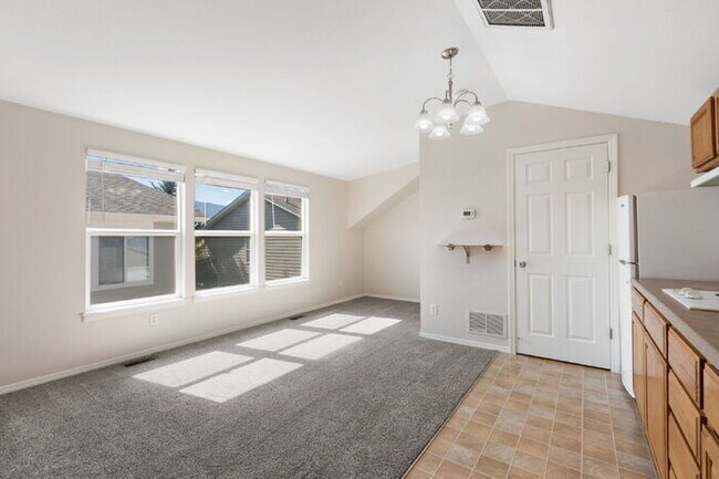 Foto del edificio - Studio. $810 Rent includes utilities. Oct ...