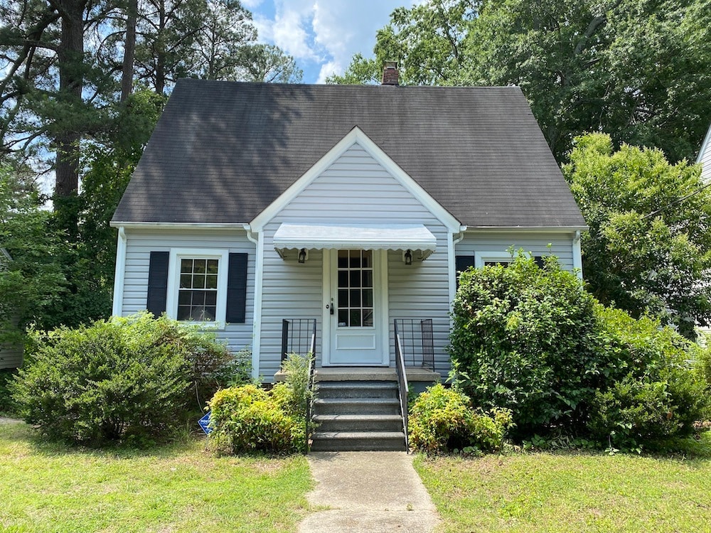 Primary Photo - 407 W Carver St