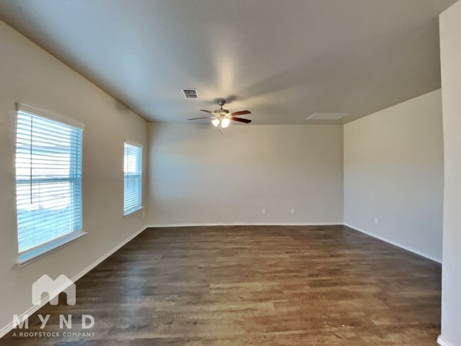 Foto del edificio - 7427 Twin Pine Ct