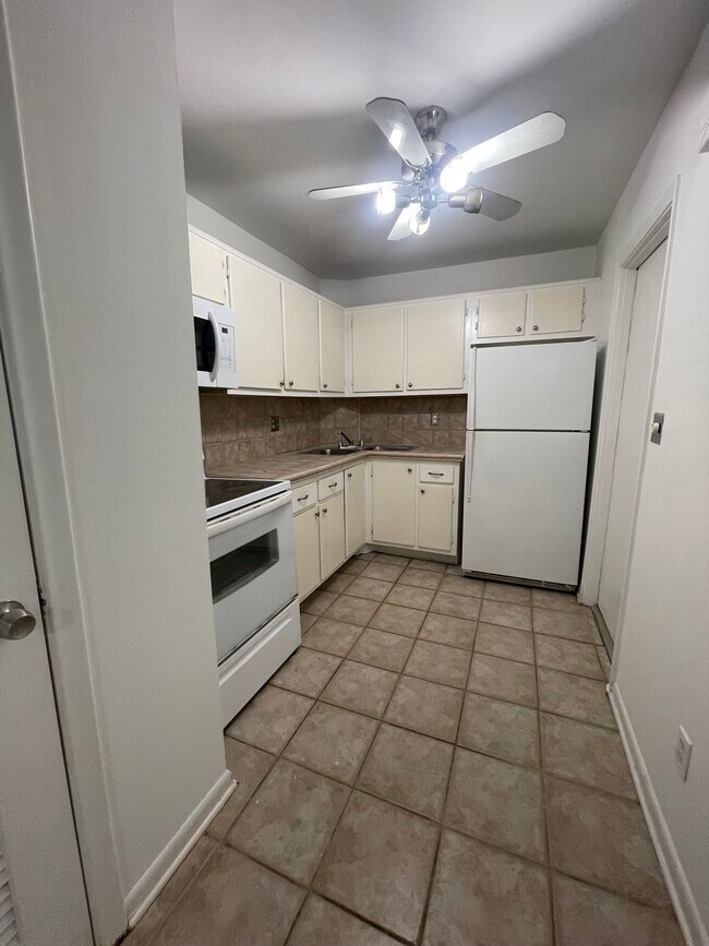 Foto del edificio - 124 NE 19th Ct