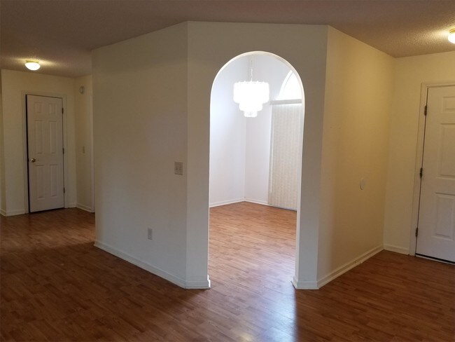 Foto del edificio - 197 Wayfair Ln
