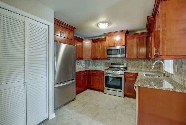 Foto del edificio - 92 Tulip Ln