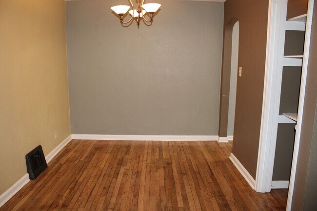 Foto del edificio - 1822 Hunting Ave