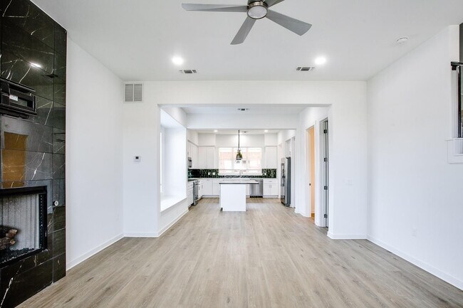 Foto del edificio - 11518 Savannah Ave