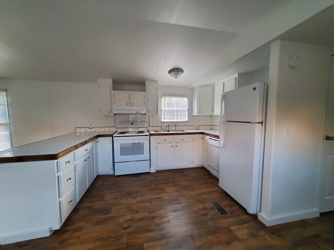 Building Photo - 1009 Jacks Dr