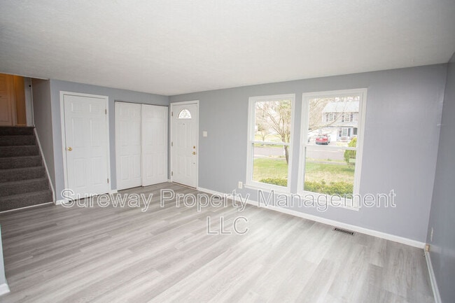 Building Photo - 57 Lady Diana Cir