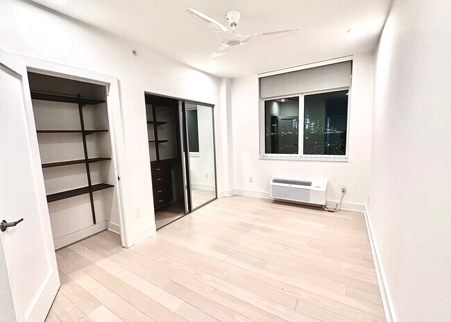 Foto del edificio - 7597 River Rd