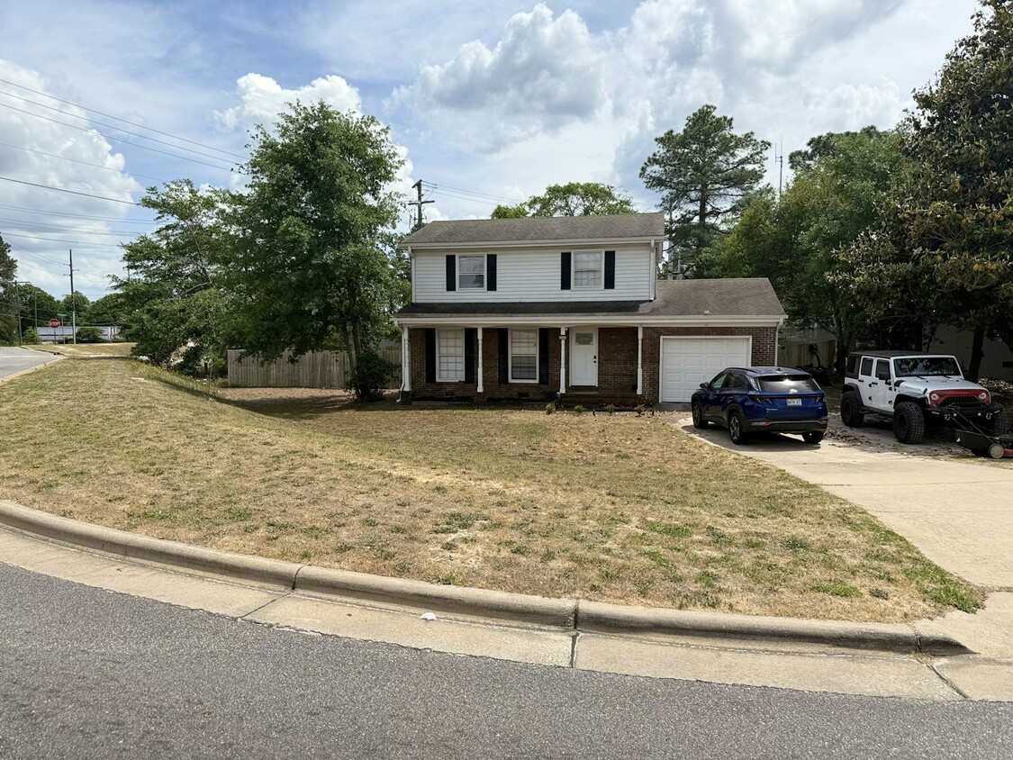 Primary Photo - 2901 Peacock St