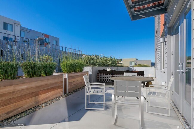 Building Photo - 555 Innes Ave