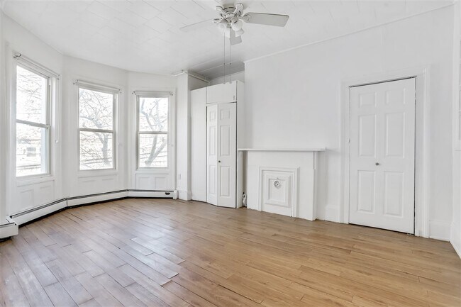 Building Photo - 128 Chestnut Ave