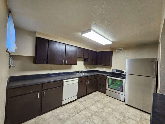 Building Photo - 4288 N Hooker St