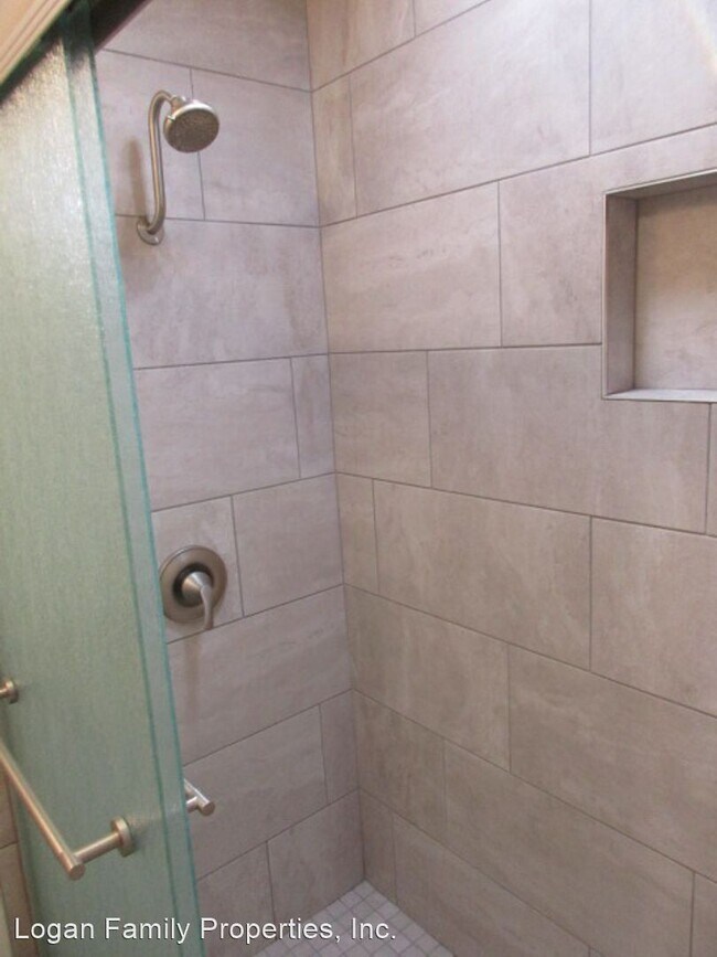 Building Photo - 3 br, 3 bath House - 9955 Dichondra Place