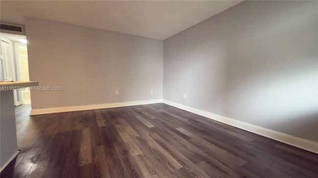 Foto del edificio - 3536 NE 168th St