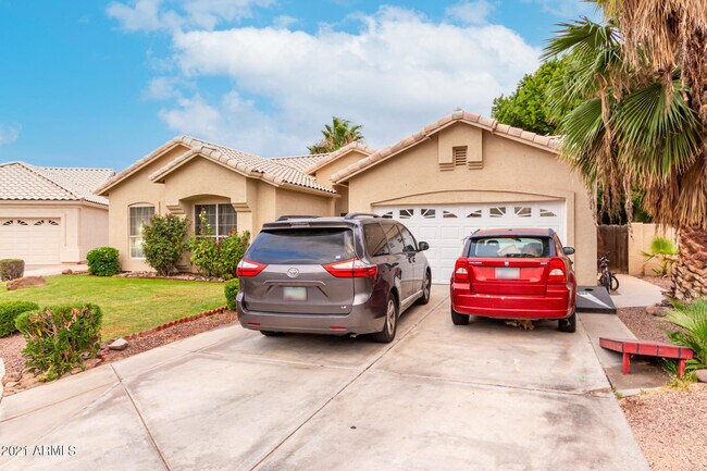 Building Photo - 542 S Cholla St