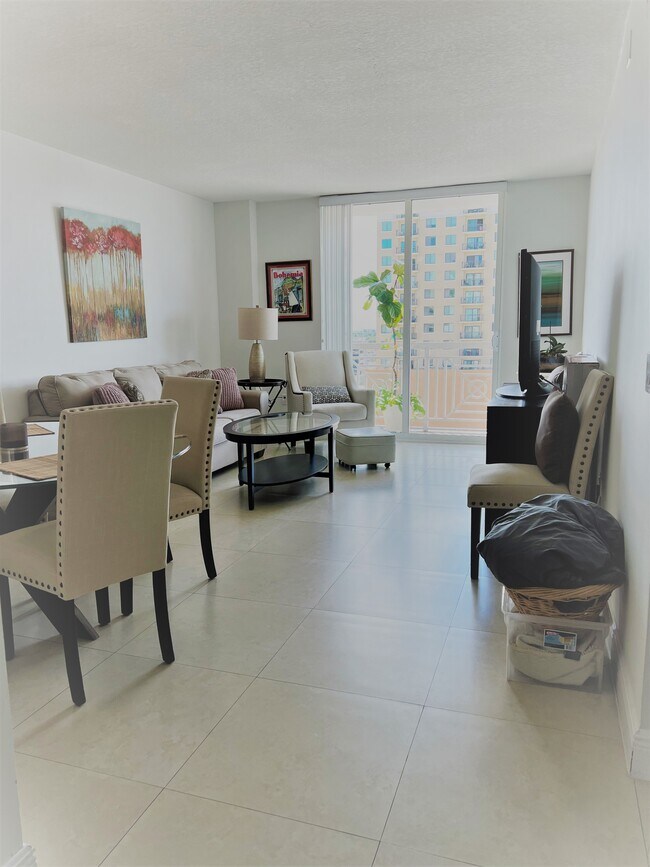 Foto del edificio - 117 NW 42nd Ave