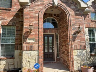 Building Photo - 1621 Country Brook Ln