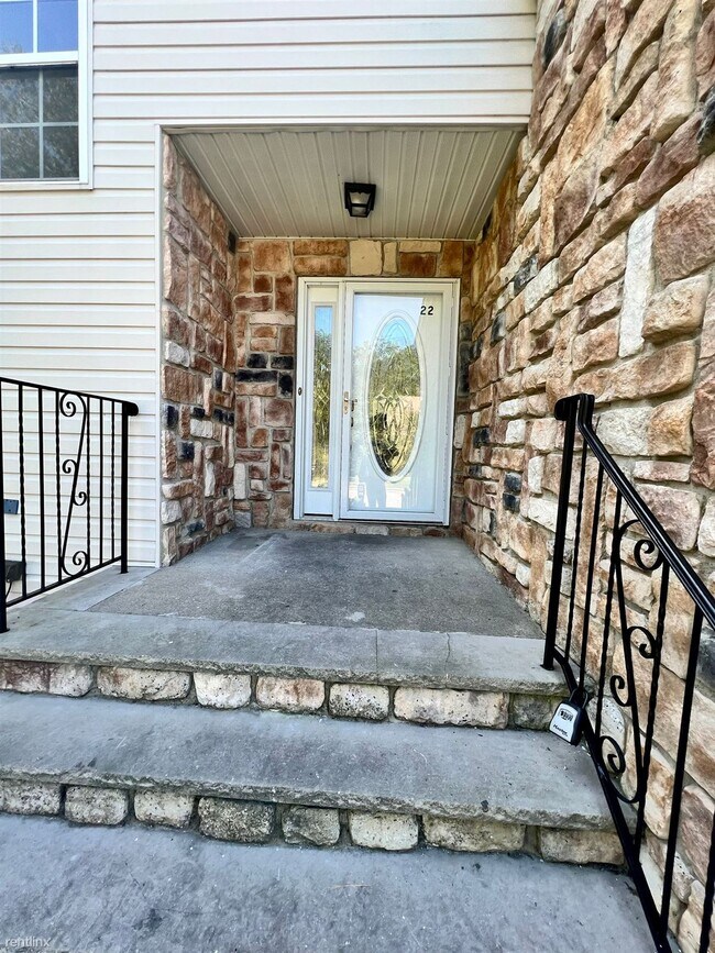 Building Photo - 3 br, 2.5 bath House - 22 Kinglet Avenue