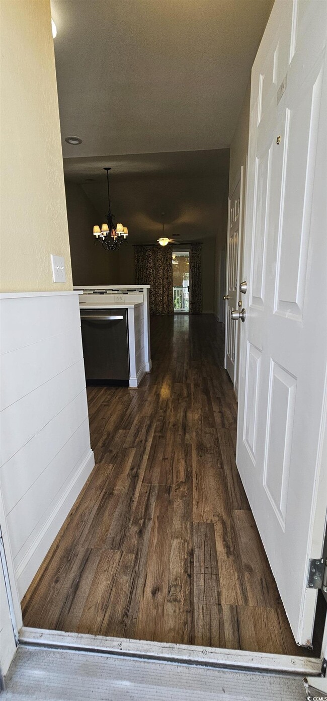 Building Photo - 1286 River Oaks Dr