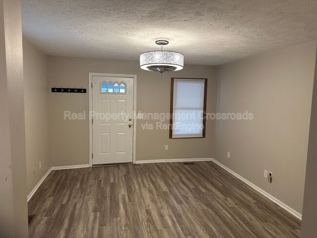 Building Photo - 832 N California St