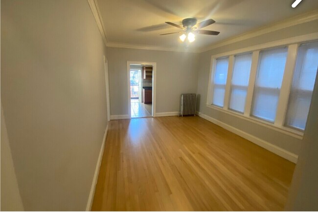 Foto del edificio - 2115 W Arthur Ave