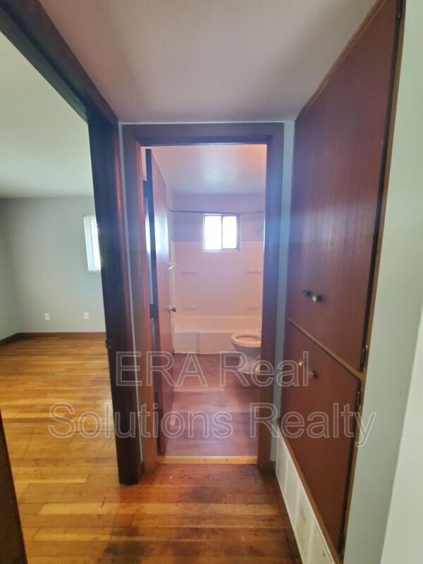 Building Photo - 251 S Napoleon Ave