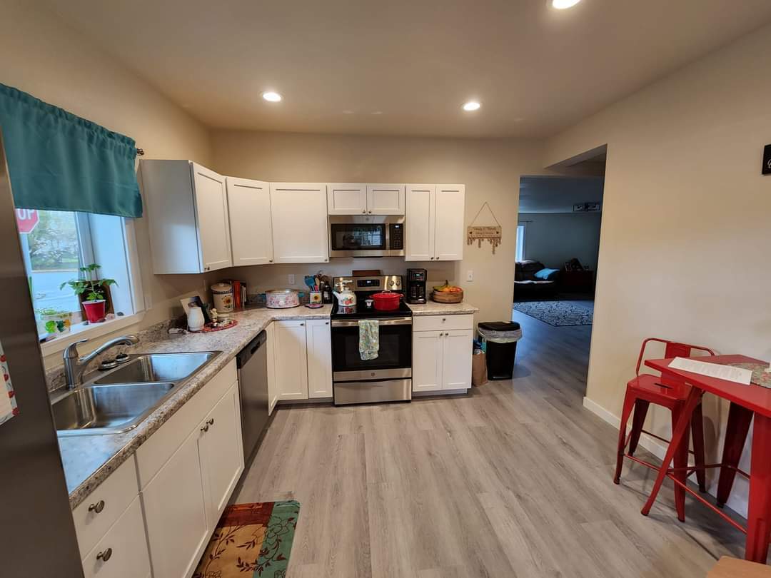 Foto principal - 785 NW West St
