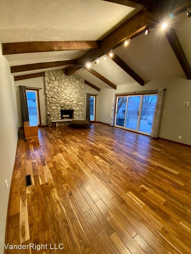Building Photo - 4 br, 2 bath House - 3016 S 6th Ave